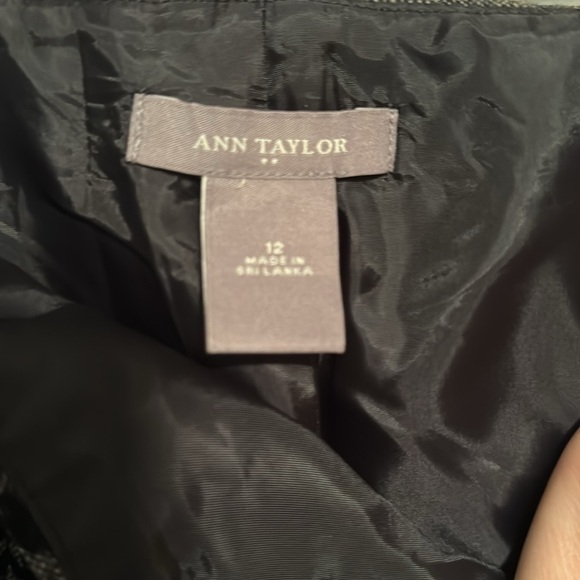 Ann Taylor Black and Gray Floral A-Line Skirt - Picture 3 of 4